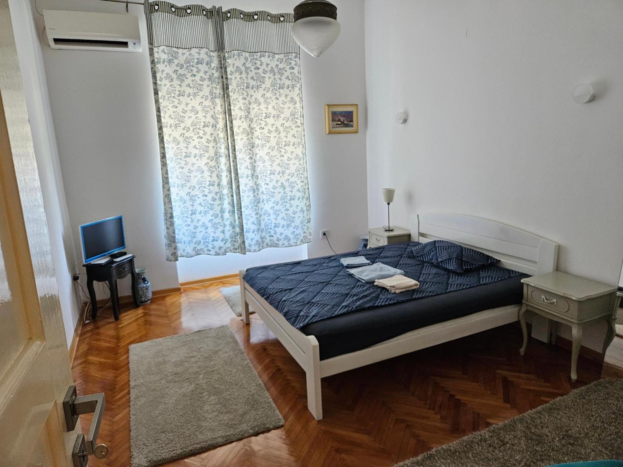 Cricket Park Hostel 贝尔格莱德 外观 照片